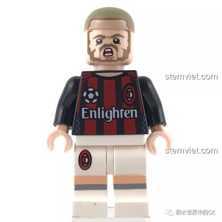 Cận cảnh minifigure cầu thủ Bonucci trong bộ lắp ráp Chiến binh bóng đá QMAN 3004.