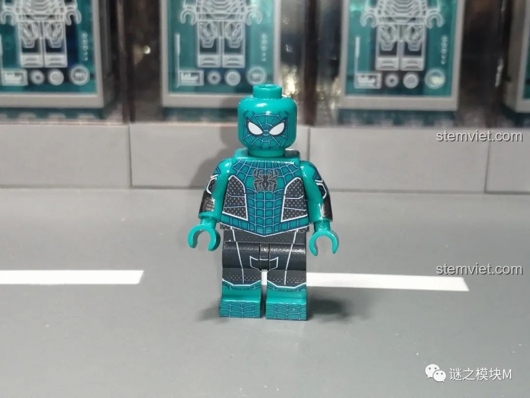 Minifigure Captain Britain Spider-Man, Người Nhện phiên bản Anh Quốc, một nhân vật độc đáo trong bộ SY1461.