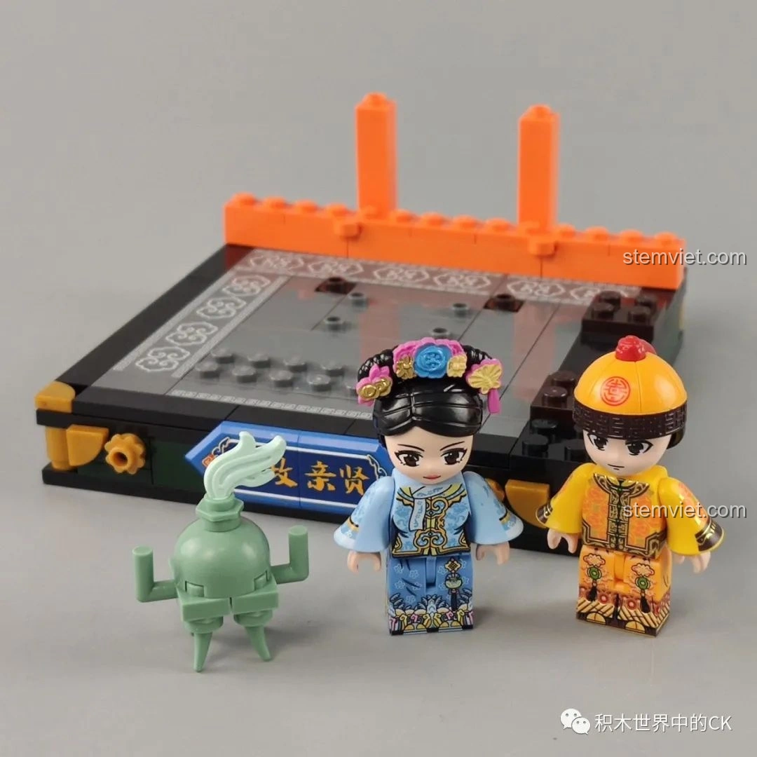 Minifigure hoàng tử và cung nữ cùng lư hương của bộ Keeppley K10143, sẵn sàng cho cảnh quan cung đình.