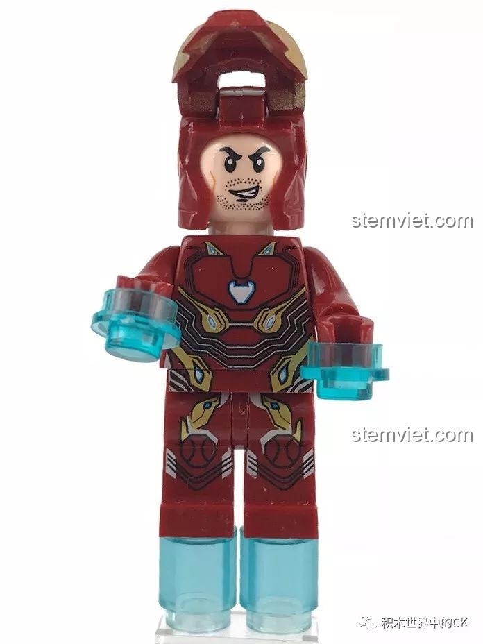 Minifigure Iron Man với mũ giáp được lật lên, để lộ khuôn mặt Tony Stark đang cười.