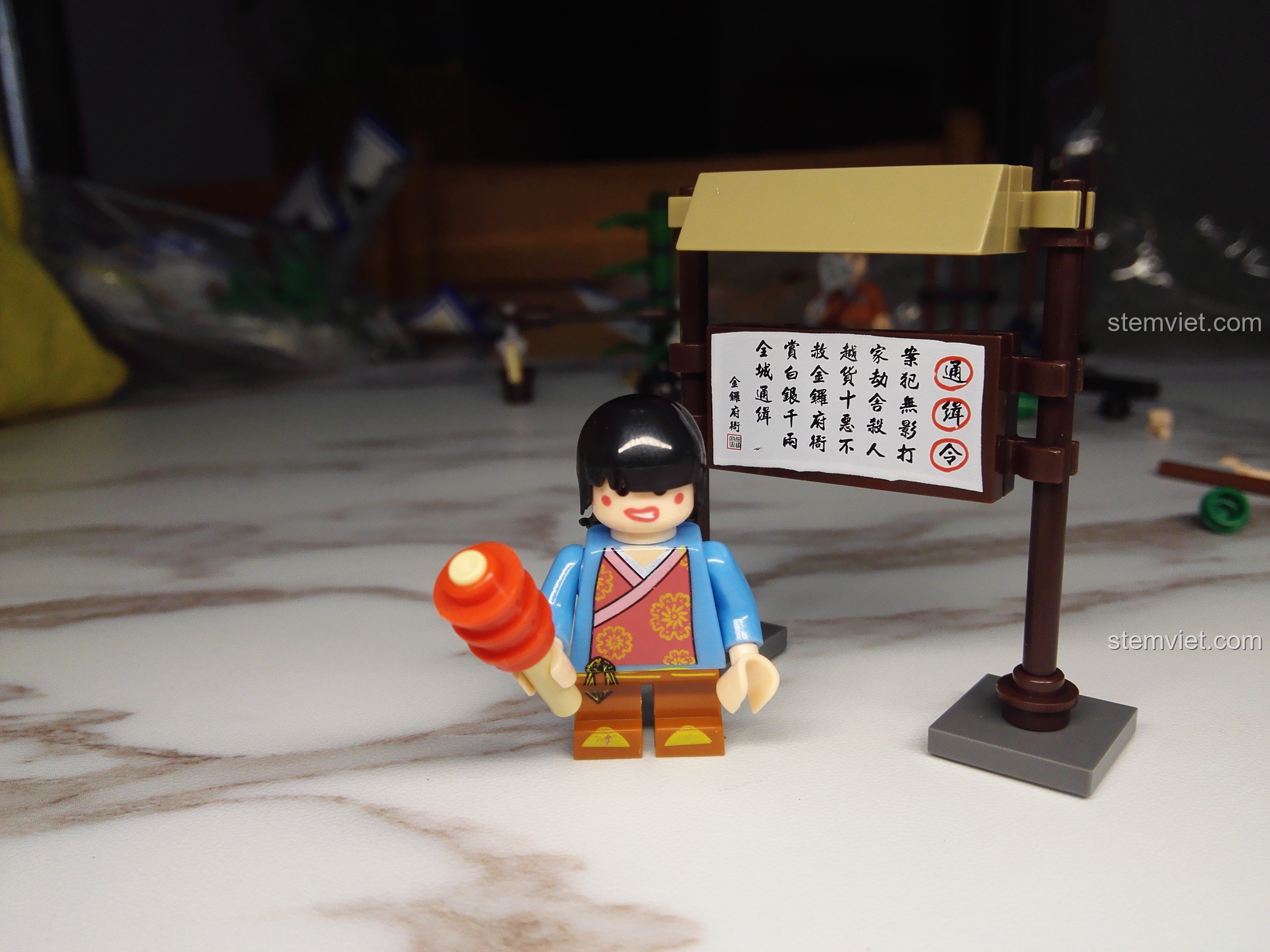 Minifigure Mạc Tiểu Bối hoàn chỉnh với phụ kiện trong bộ KAZI KY5006 Võ Lâm Ngoại Truyện.