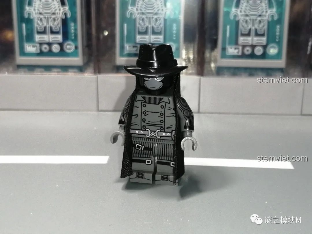 Minifigure Miles Morales với áo khoác ngoài, một thiết kế năng động trong bộ đồ chơi lắp ráp SY1461.