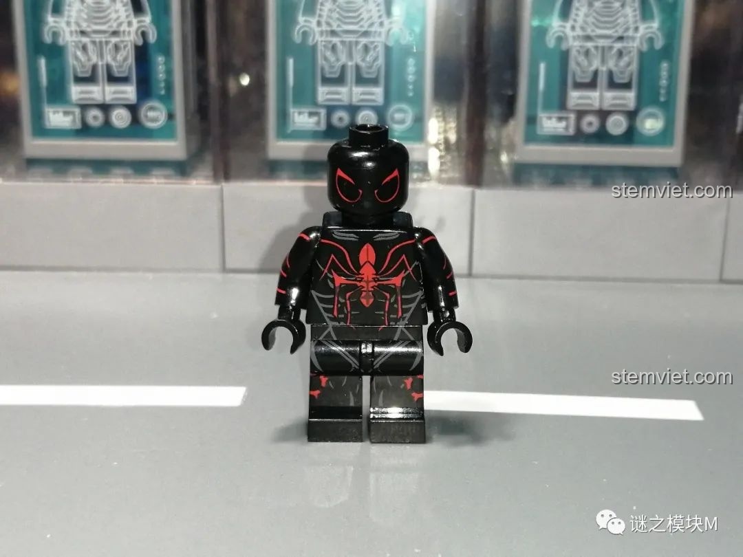 Minifigure MK2 Suit của Người Nhện, bộ giáp chống đạn thứ hai, một phần của bộ đồ chơi lắp ráp SY1461.