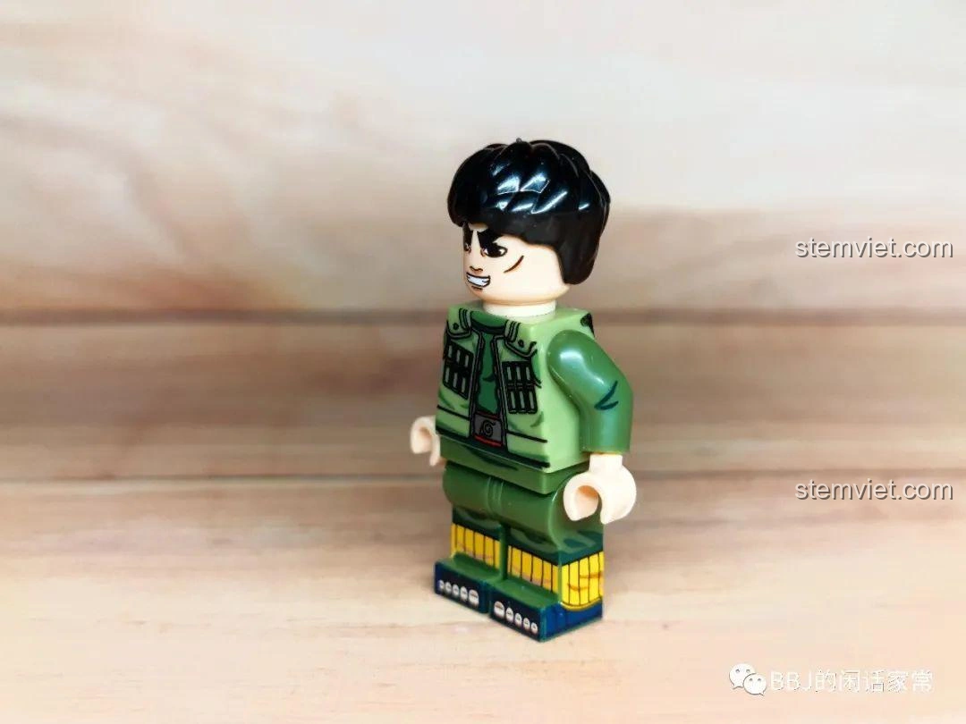 Minifigure Naruto Might Guy WM2122 góc nghiêng, tổng thể thiết kế.