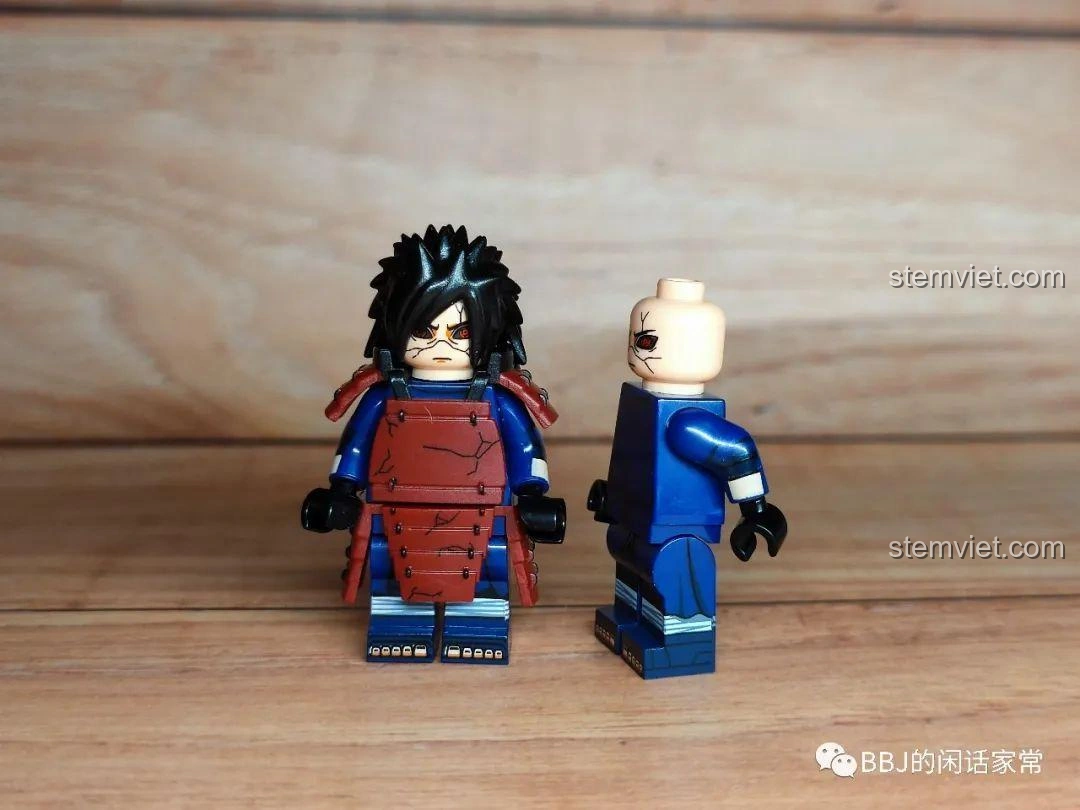 Minifigure Naruto Uchiha Madara WM2121 góc nghiêng, chi tiết giáp và tóc.