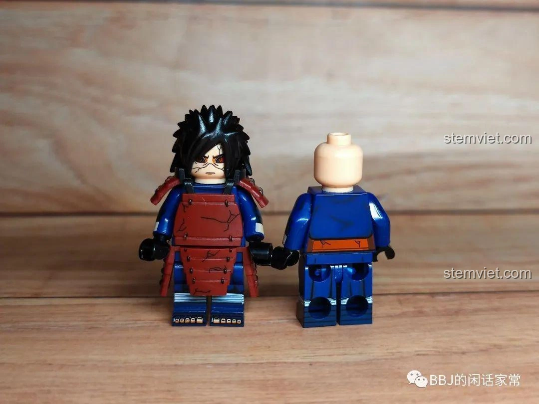 So sánh Minifigure Naruto Uchiha Madara WM2121 với nhân vật khác, giáp trụ.