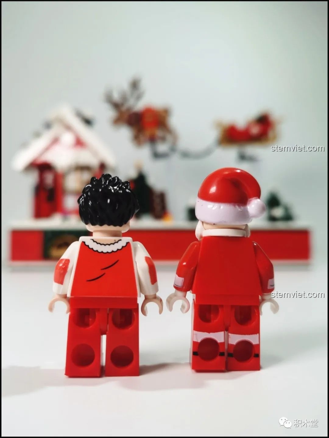 Mặt sau của hai nhân vật minifigure người lớn Forange FC6003, cho thấy chi tiết in ấn trên lưng.