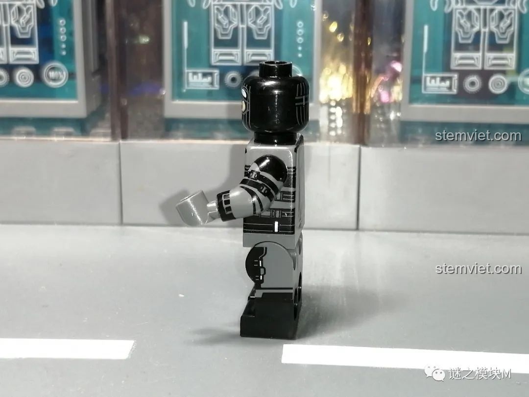 Minifigure Người Nhện SY1461 Amazing Spider-Man, tái hiện phiên bản kinh điển với màu sắc xanh đỏ đặc trưng.