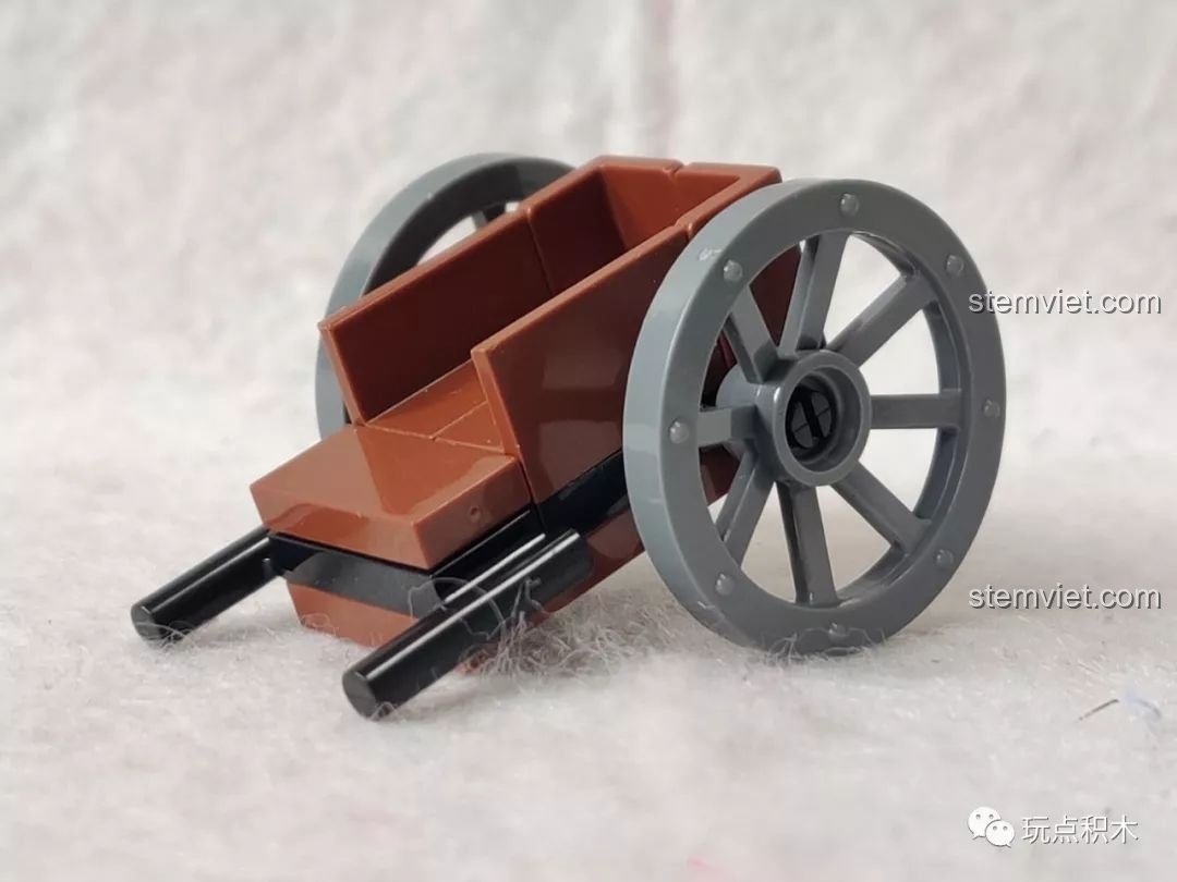 Cận cảnh chi tiết mũ và bộ râu của minifigure Ông Nội trong bộ lắp ráp Hồ Lô Huynh Đệ Enlighten 2503.