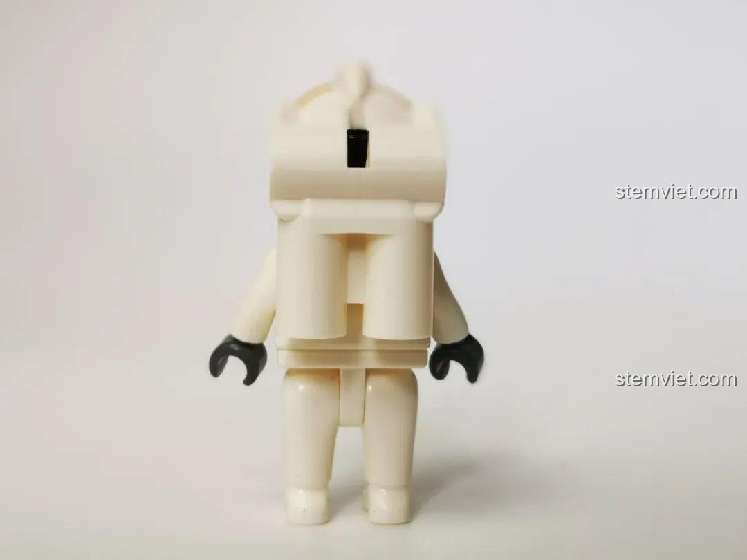 Mặt sau của minifigure phi hành gia trong bộ GUDI 10804 với chi tiết bình dưỡng khí được tạo hình cẩn thận.