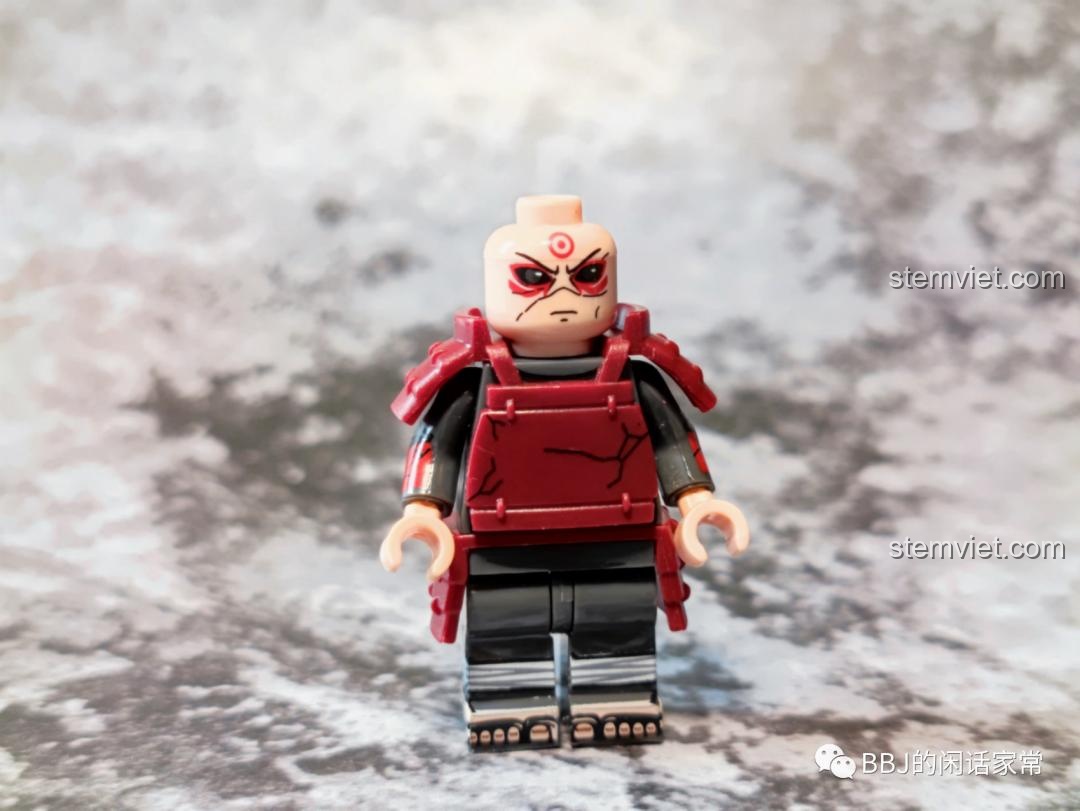 Khuôn mặt Tiên Nhân của minifigure Senju Hashirama, một phần của set đồ chơi mô hình Senju Hashirama cho trẻ em 6 tuổi.