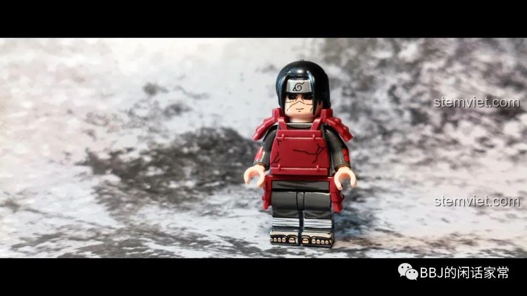 Toàn thân minifigure Senju Hashirama trong bộ giáp đỏ từ bộ sưu tập Lục Đạo Tiên Nhân Naruto WM 6108.