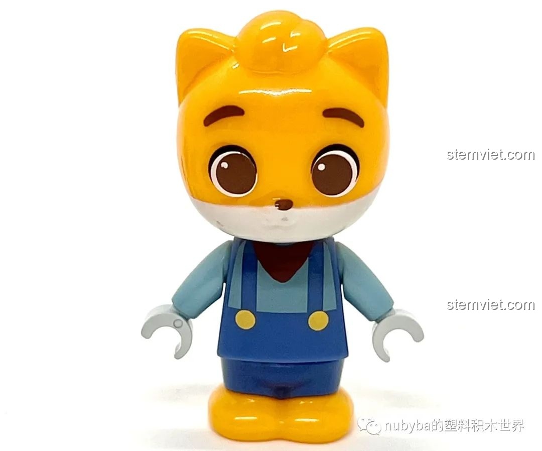 Cận cảnh minifigure Sóc Tiểu Khốc trong bộ lắp ráp JAKI Ba Chú Sóc, nhân vật tượng trưng cho sức mạnh.