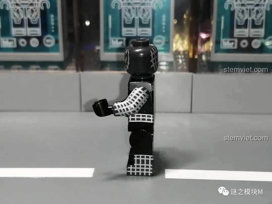 Minifigure Người Nhện nguyên bản từ bộ lắp ráp Sách Người Nhện SY1461, mặt trước, với thiết kế cổ điển.