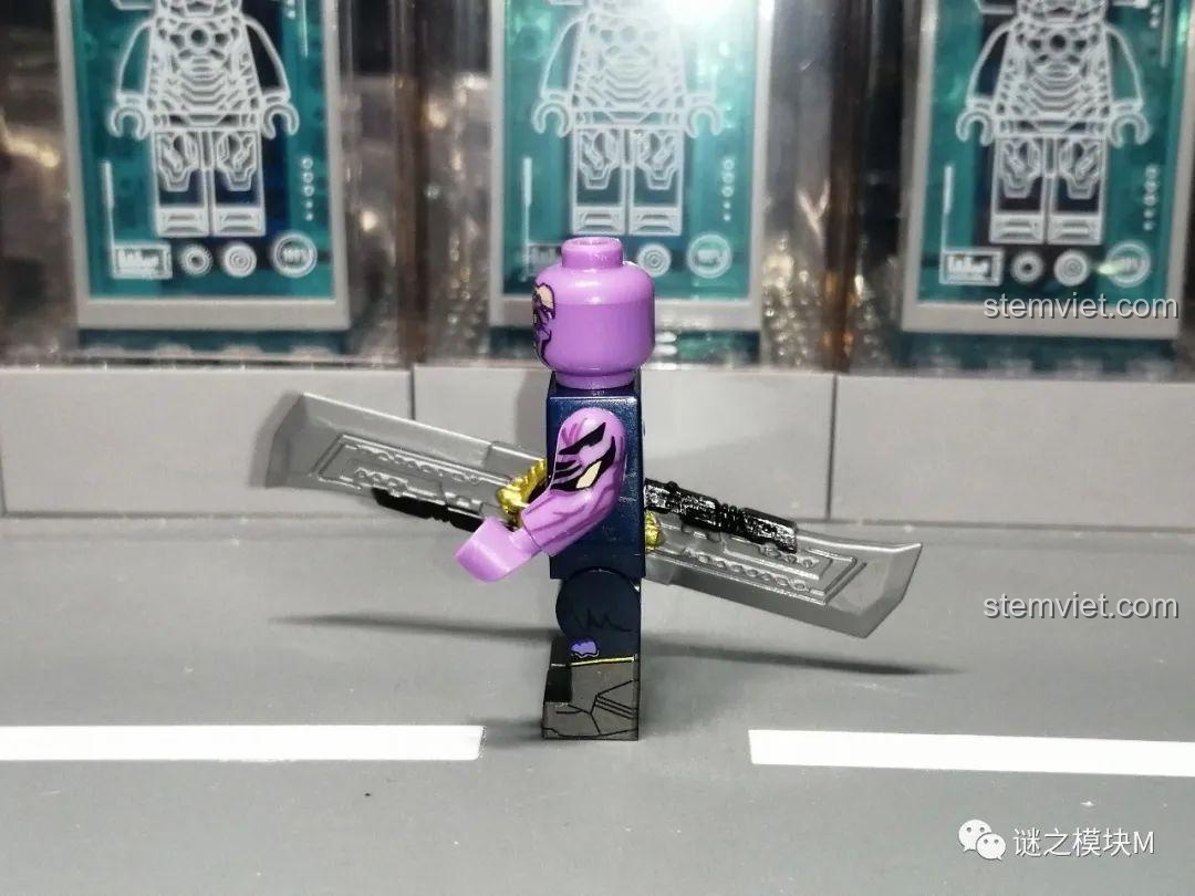 Minifigure Spider-Man và Peter Parker trong bộ WM6132.