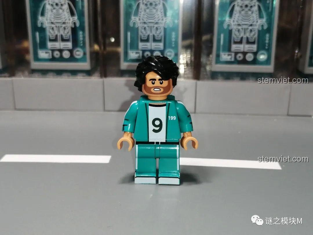 Minifigure người chơi 199 trong bộ Squid Game KF6149 của Kopf, mặt trước.