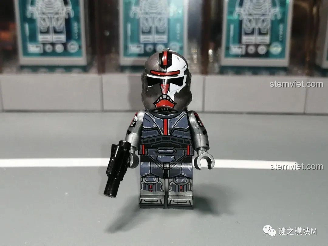 Minifigure Hunter từ bộ đồ chơi XINH X0307 Star Wars, với giáp và vũ khí đặc trưng.