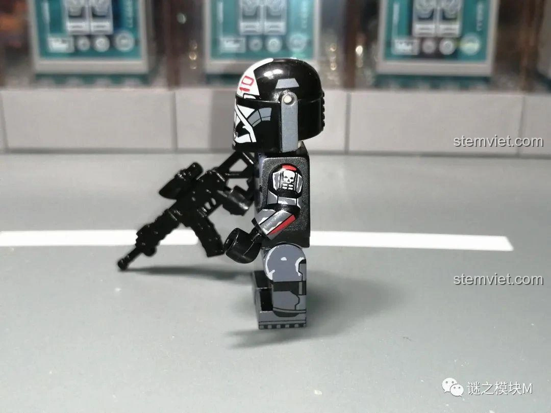 Minifigure Wrecker từ bộ đồ chơi XINH X0307 Star Wars, với giáp và vũ khí.