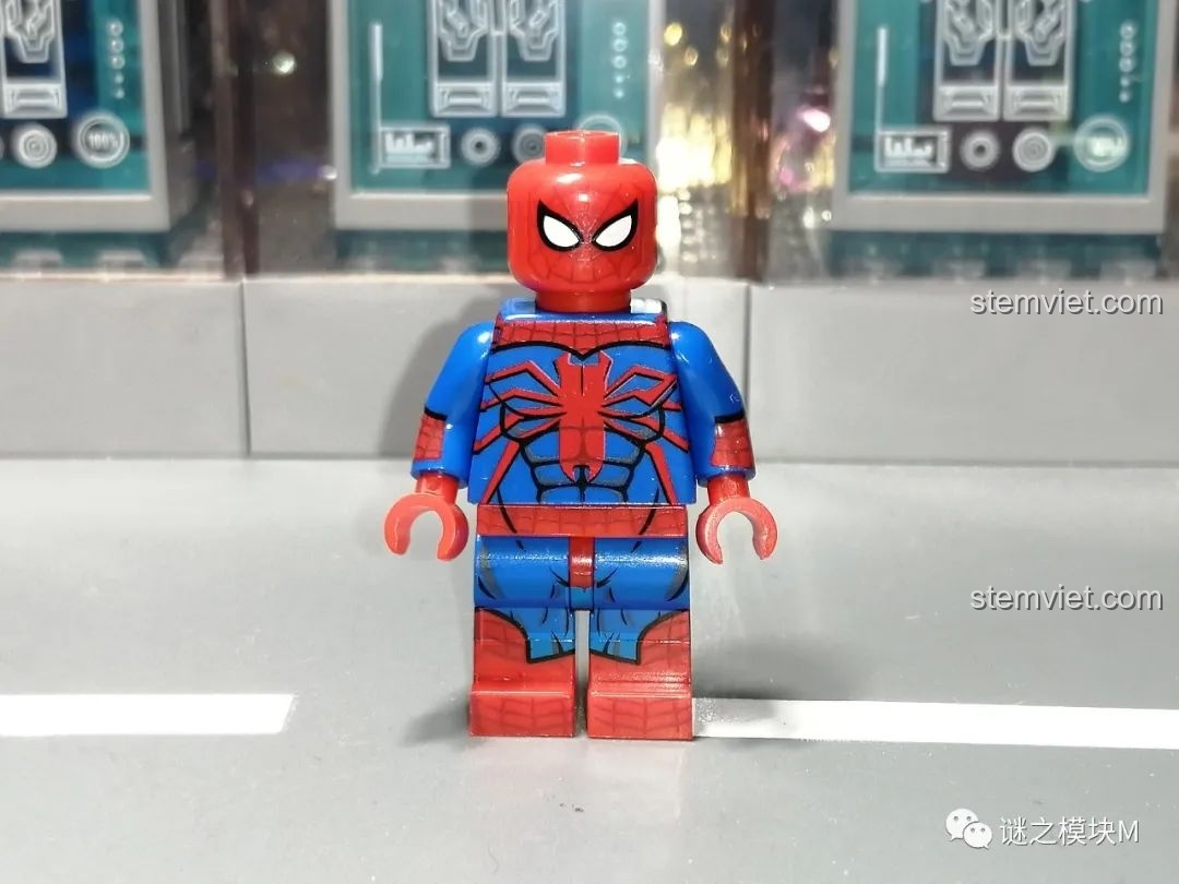 Minifigure Superior Spider-Man từ bộ lắp ráp Sách Người Nhện SY1461, mặt sau.