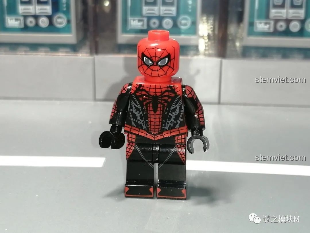 Minifigure Superior Spider-Man (Doc Ock) với thiết kế đặc trưng, một điểm nhấn trong bộ sưu tập SY1461.