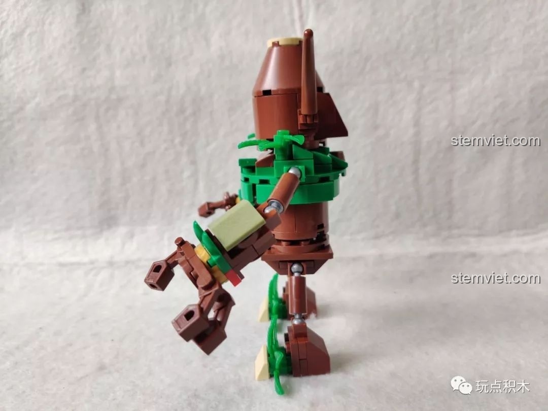 Minifigure Tam Oa trong bộ lắp ráp Hồ Lô Huynh Đệ Enlighten 2502, nhìn từ phía trước.