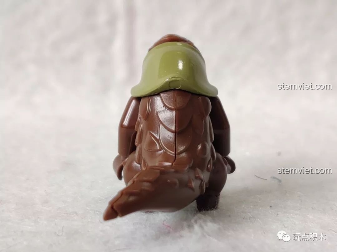 Minifigure Thất Oa trong bộ lắp ráp Hồ Lô Huynh Đệ Enlighten 2504, nhìn từ phía trước.