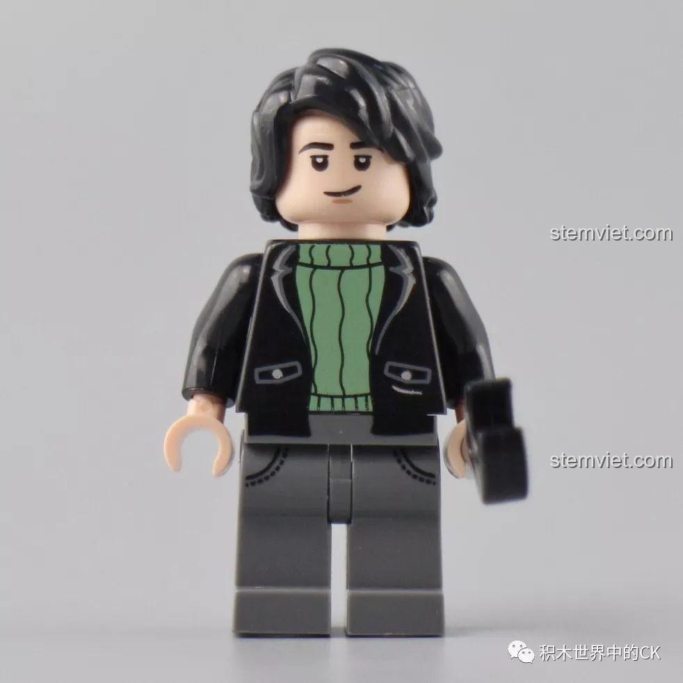 Minifigure thợ sửa xe của bộ Sembo 607030 Toyota 2000 GT, một món đồ chơi mô hình xe đua.