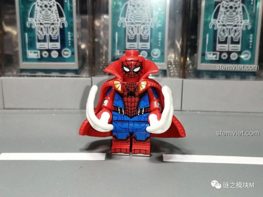 Minifigure Zombie Spider-Man trong bộ WM6132, với sợi tơ thay thế.