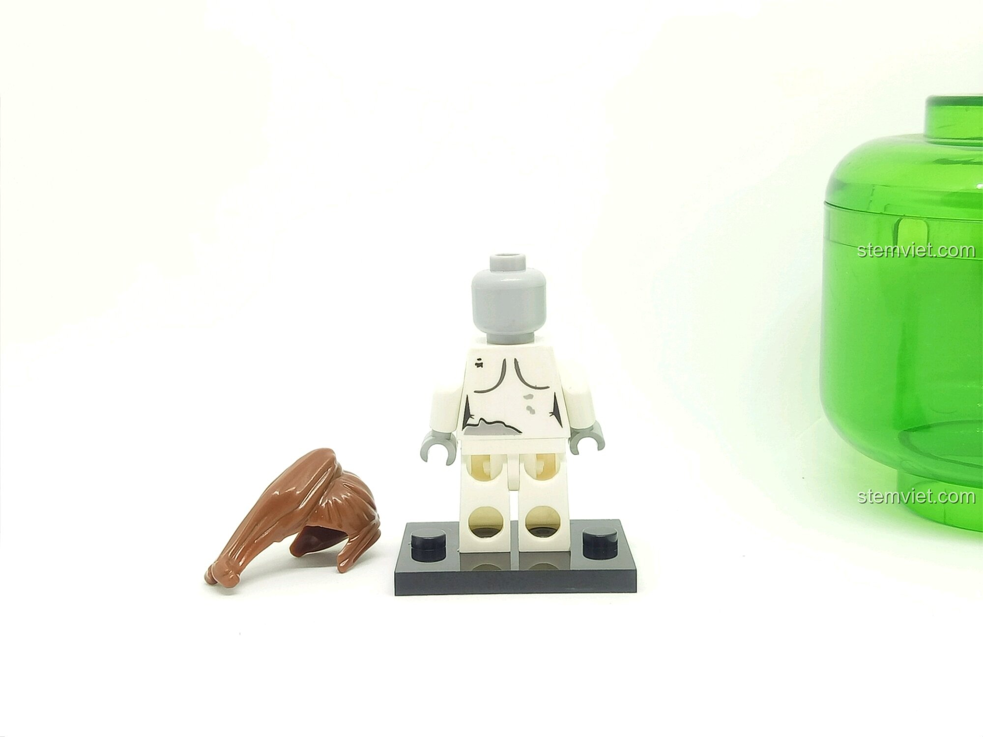 Y tá Zombie Degao 601 không có tóc, thể hiện khả năng tùy biến đầu nhân vật. Đồ chơi lắp ráp.