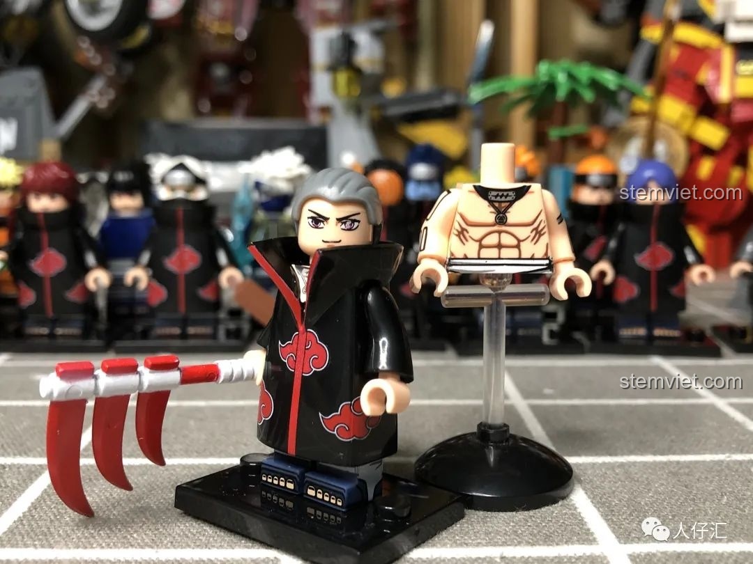 Thân trên của minifigure Hidan WM2086, với chi tiết in ấn cơ thể và biểu cảm khuôn mặt.