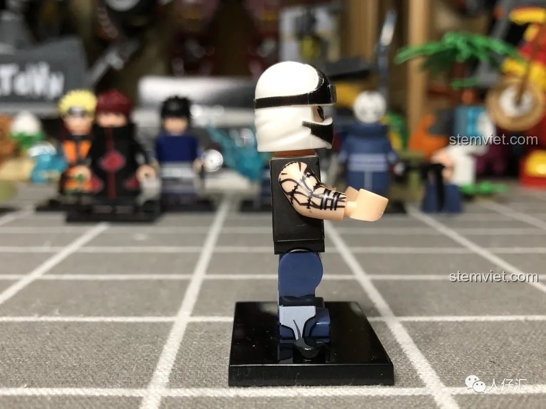 Mũ trùm đầu được tạo hình riêng cho minifigure Kakuzu WM2087, chi tiết và sắc nét.