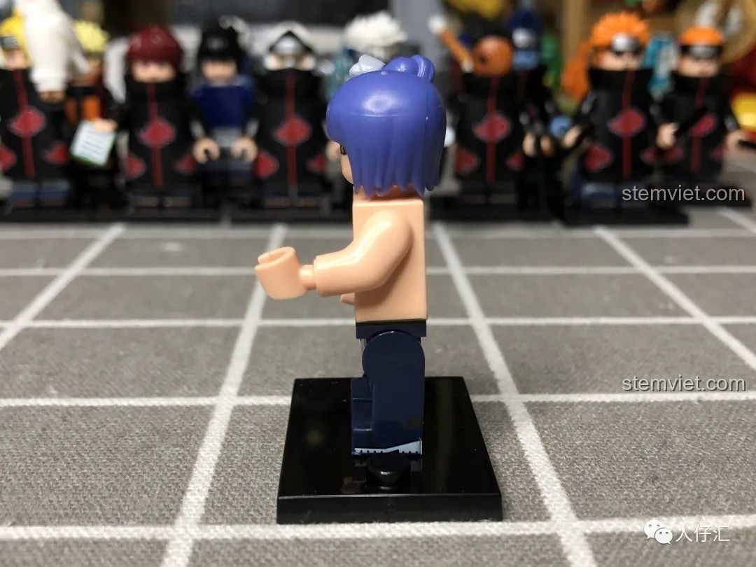 Nhóm minifigures Akatsuki WM bao gồm Sasori, Hidan, Kakuzu, Pain Gakido, Pain Tendo, Konan, tạo thành đội hình mạnh mẽ.