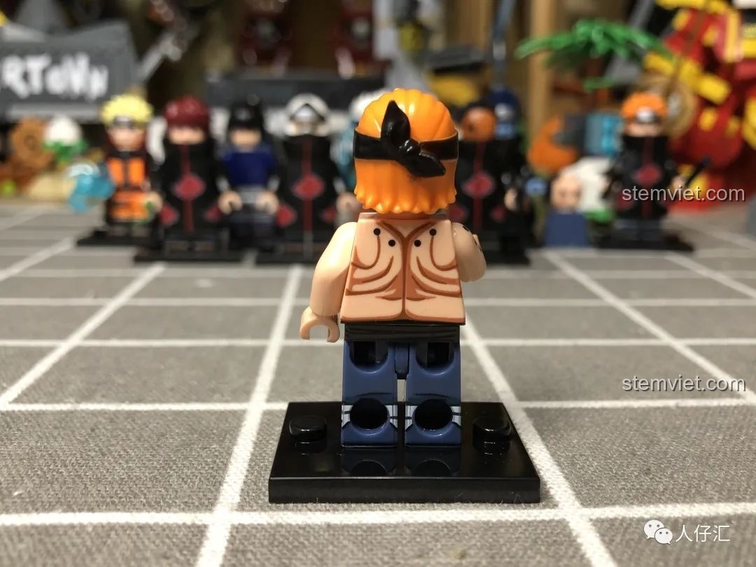 Minifigure Pain Gakido WM2088 cầm phụ kiện gậy, sẵn sàng cho các tư thế chiến đấu.