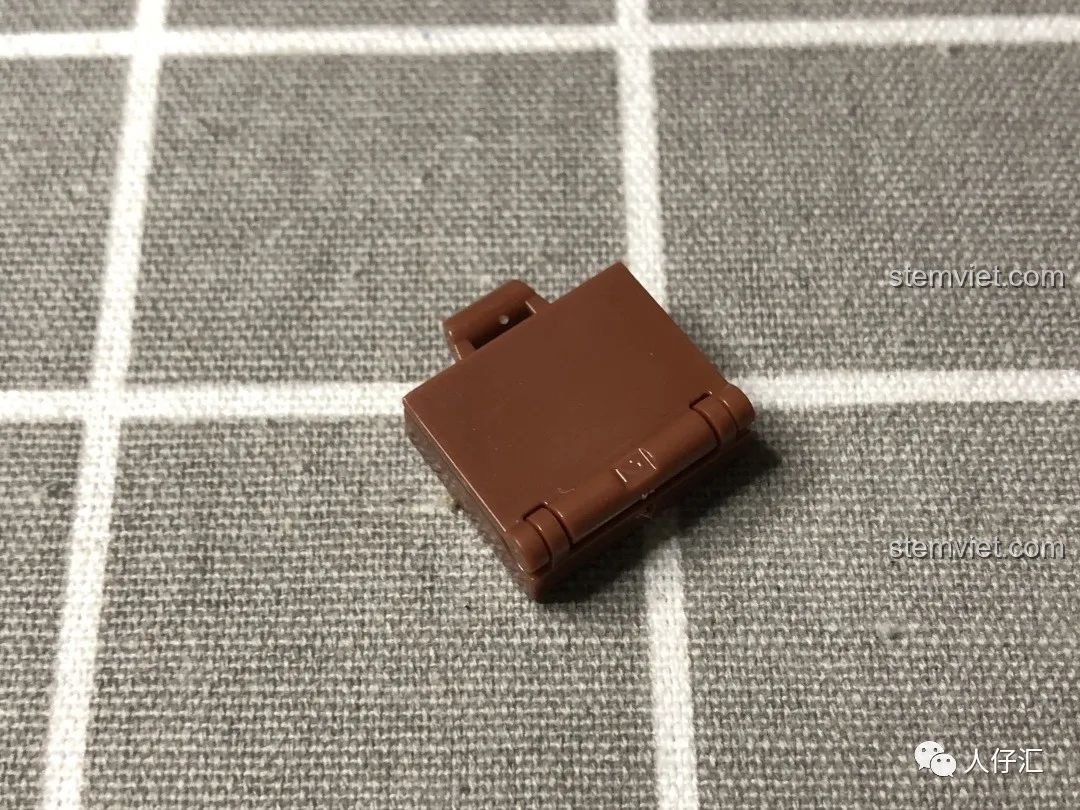 Minifigure Pain Gakido WM2088 từ bộ đồ chơi lắp ráp Naruto Akatsuki, với áo choàng và phụ kiện gậy.