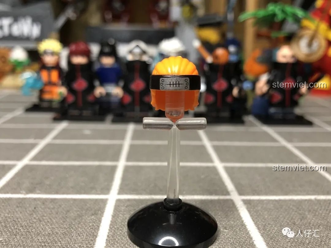 Minifigure Pain Tendo WM2089 từ bộ đồ chơi lắp ráp Naruto Akatsuki, với áo choàng và phụ kiện gậy.