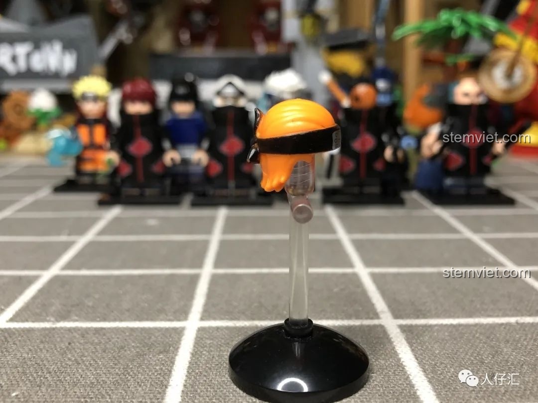 Thân trên của minifigure Pain Tendo WM2089, với chi tiết in ấn cơ thể và biểu cảm khuôn mặt.