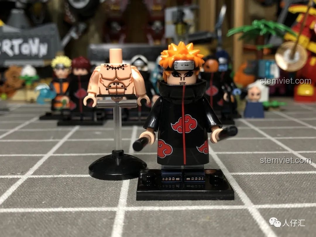 Góc nhìn bên cạnh của kiểu tóc minifigure Pain Tendo WM2089, thể hiện độ phồng và chi tiết.