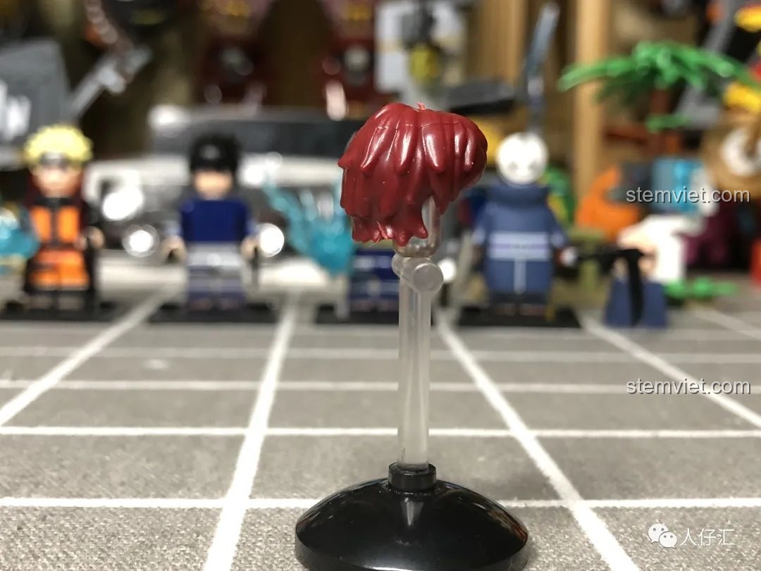 Góc nhìn bên cạnh của kiểu tóc minifigure Sasori WM2085, thể hiện độ phồng và chi tiết.