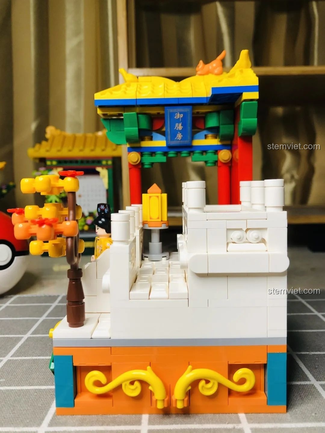 Mô hình Wekki 506004 Cảnh Thu với ánh sáng tự nhiên, thể hiện màu sắc chân thực và sống động.