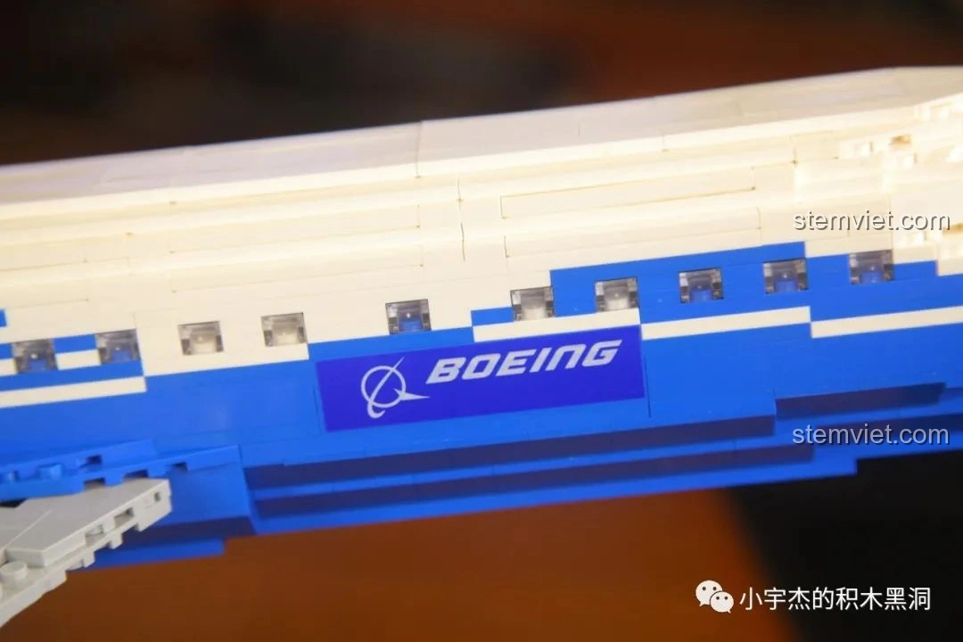 Mô hình lắp ráp máy bay Boeing 787 Dreamliner 80009 hoàn chỉnh, góc nhìn tổng thể ấn tượng.