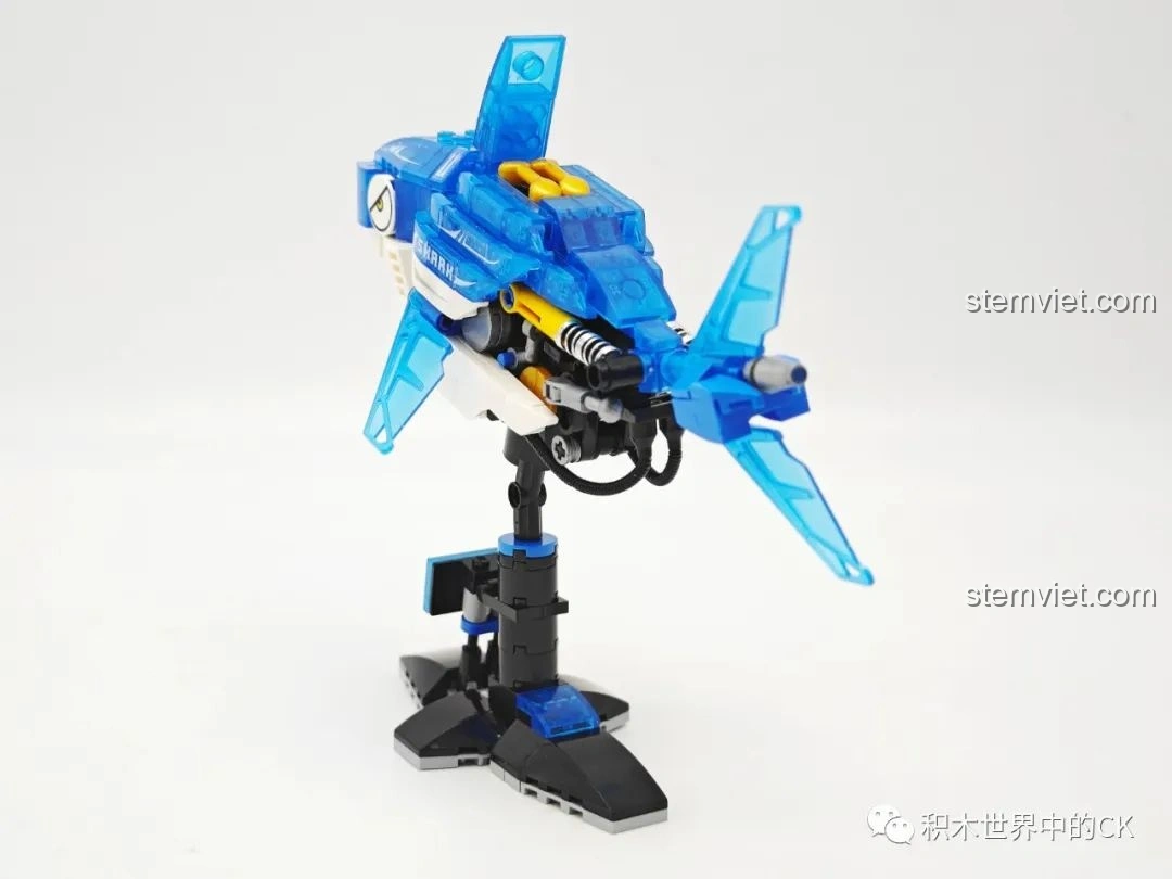 Phần đuôi của mô hình Cá Mập Zhe Gao 662001, với thiết kế linh hoạt và chi tiết cánh quạt.