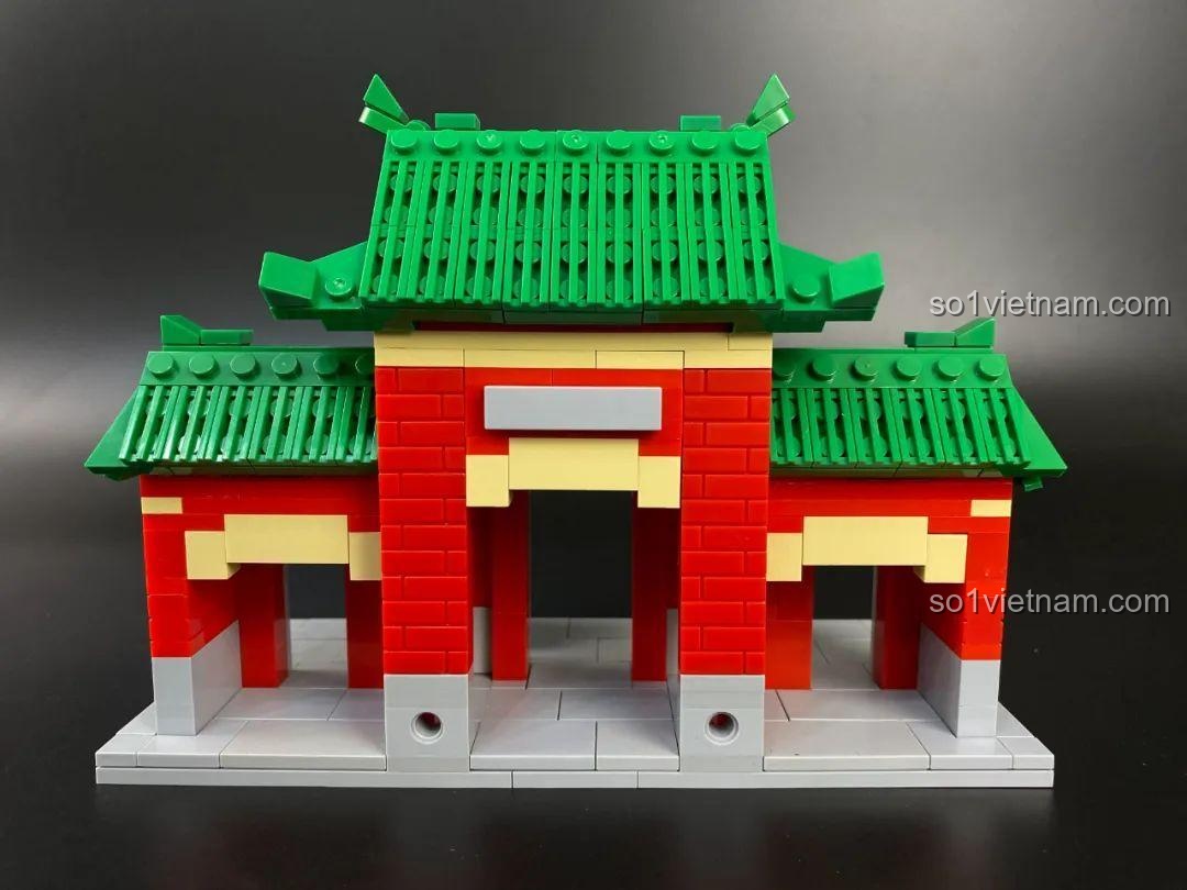 Mô hình Cổng trường Trung học Chiêu Tấn nhìn từ góc nghiêng