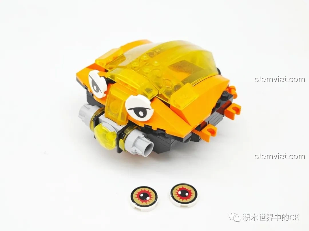 Góc nhìn nghiêng của mô hình Cua Zhe Gao 662001, thể hiện các chi tiết chân và càng được thiết kế tỉ mỉ.