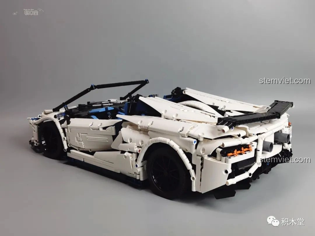 Mô hình Feifan F10002 Lamborghini Aventador SVJ Roadster đã hoàn thiện, góc chụp đẹp mắt.