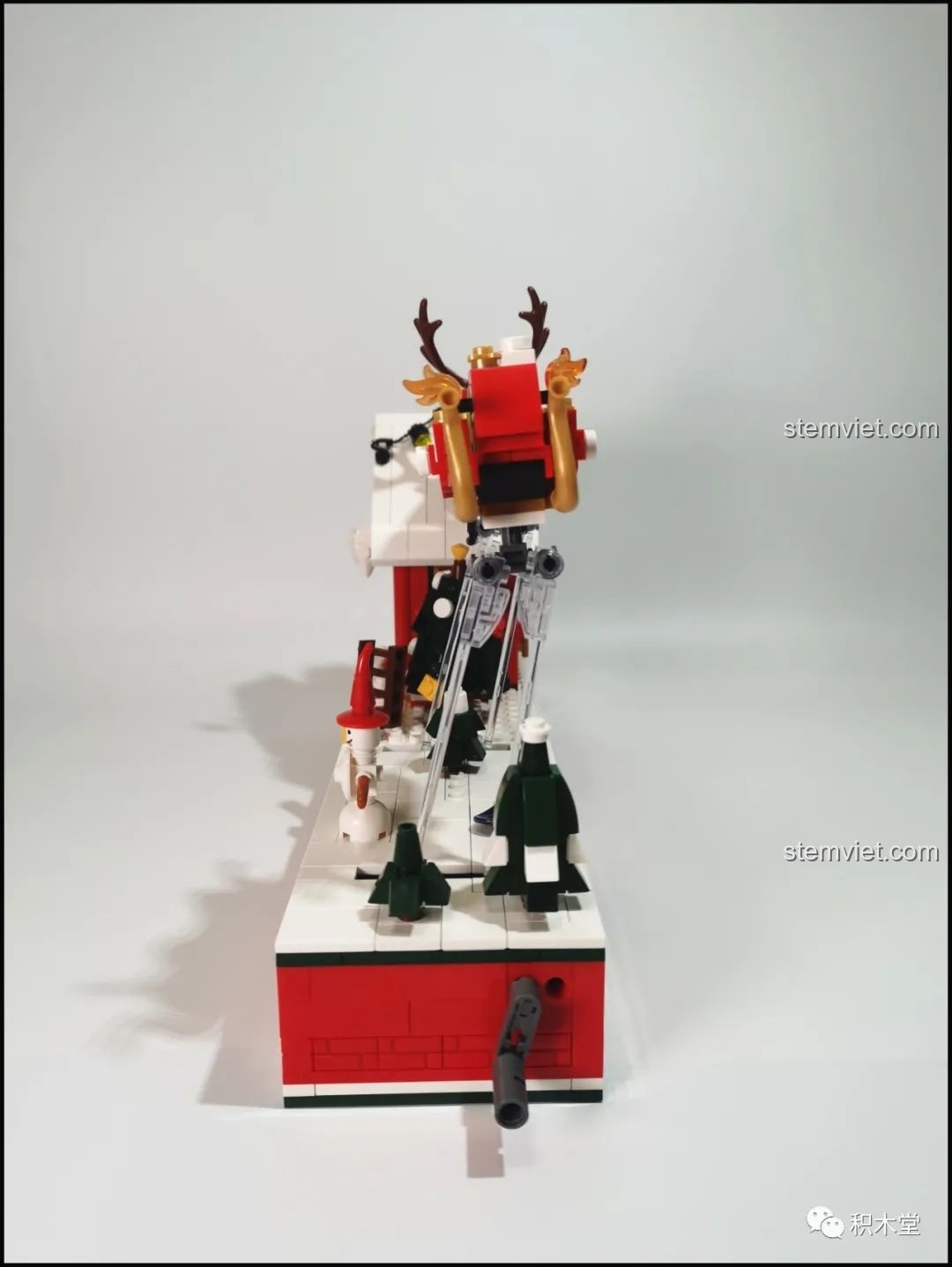 Mặt sau của mô hình Forange FC6003, hiển thị cơ chế lắc lư và các trụ đỡ trong suốt.