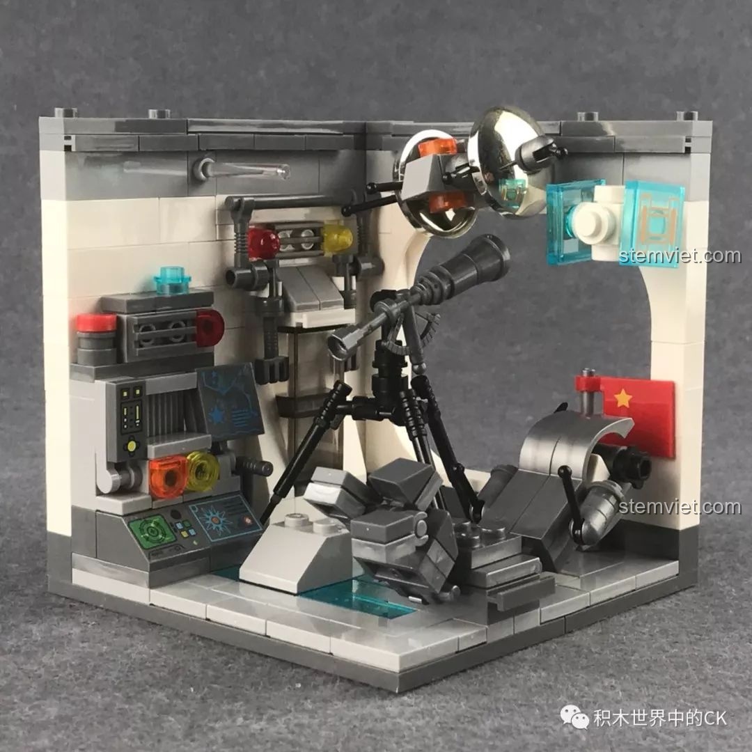 Mô hình Đài Thiên văn XB-01402-E hoàn chỉnh với kính thiên văn và các thiết bị không gian.