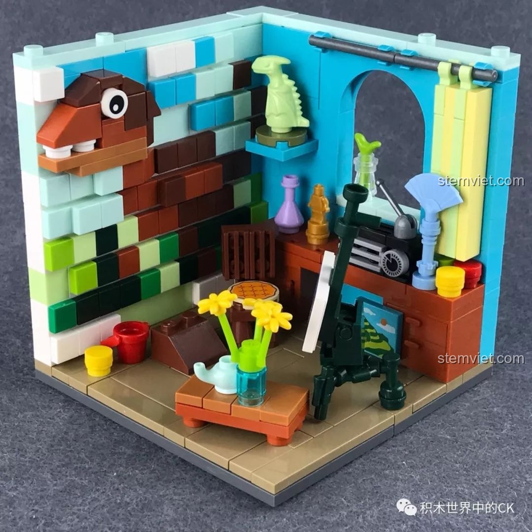 Mô hình Phòng làm việc của Họa sĩ XB-01402-A hoàn chỉnh với đầy đủ nội thất như bàn, ghế, giá vẽ, và đồ trang trí.