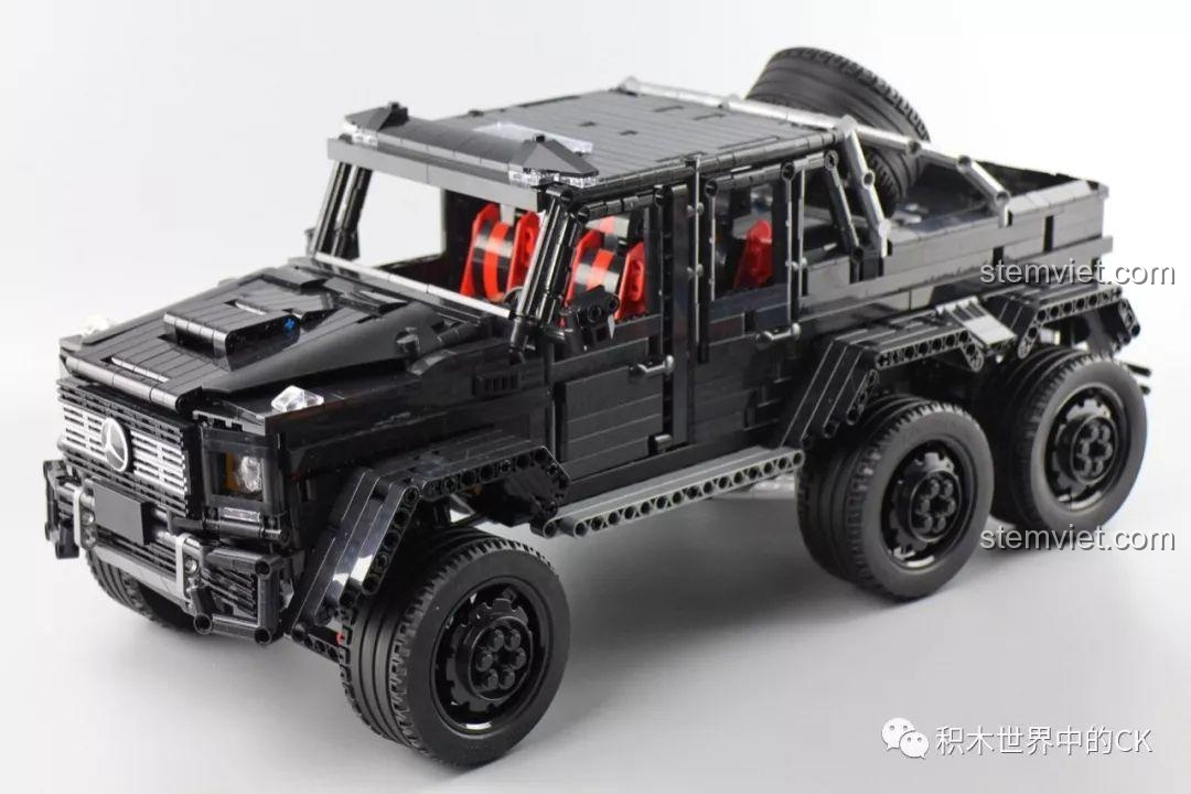 Mô hình Rael LE-J901 Mercedes-Benz G63 AMG 6x6 hoàn thiện, nhìn từ góc chéo phía trước, vô cùng ấn tượng.