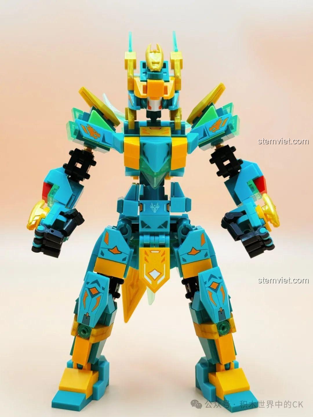 Mô hình Robot Thanh Long SEMBO 106061 hoàn thiện nhìn từ phía trước, các chi tiết sắc sảo, màu sắc hài hòa.