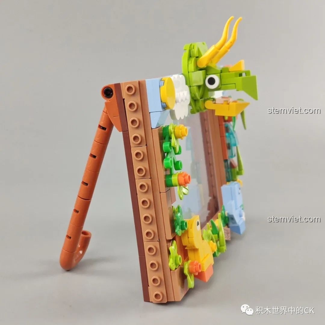 Mô hình lắp ráp khủng long cổ dài đa năng JAKI Fun Desk đã hoàn thành, góc nghiêng trái